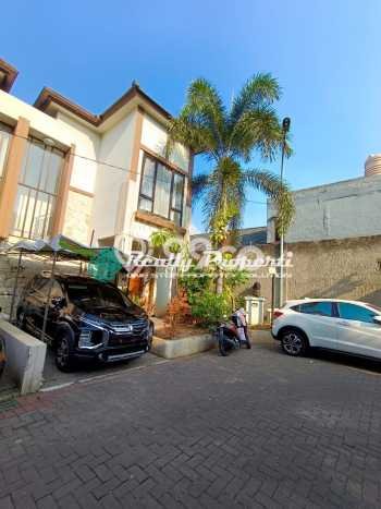 SPECIAL RATE! Rumah area Jatikramat, 3 KT, Area Asri, Luas 79m² LB 150m² SPECIAL RATE! Rumah area Jatikramat, 3 KT, Area Asri, Luas 79m² LB 150m²
