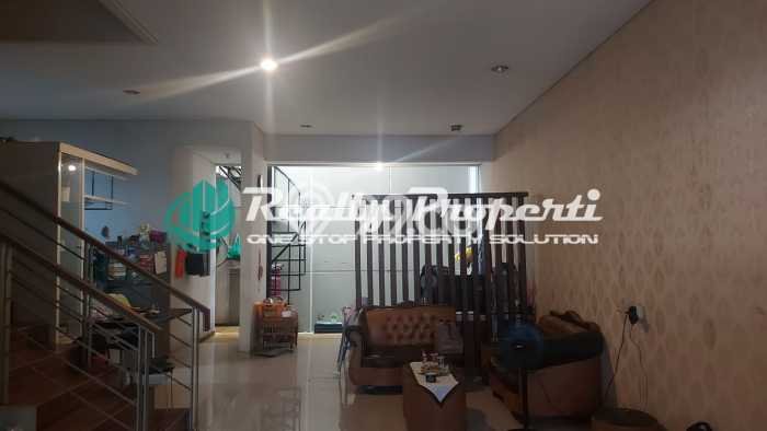 Jual Rumah Luas Megah Dengan View Cantik di Pondok Kelapa, Jakarta Timur Jual Rumah Luas Megah Dengan View Cantik di Pondok Kelapa, Jakarta Timur