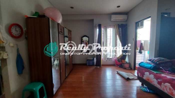 Jual Rumah Luas Megah Dengan View Cantik di Pondok Kelapa, Jakarta Timur Jual Rumah Luas Megah Dengan View Cantik di Pondok Kelapa, Jakarta Timur