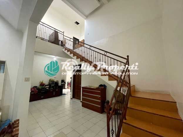 Rumah 5 KT 5 KM Luas Tanah 300m², LB 250m² di Jati Cempaka, Bekasi Rumah 5 KT 5 KM Luas Tanah 300m², LB 250m² di Jati Cempaka, Bekasi