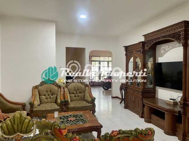 Rumah 5 KT 5 KM Luas Tanah 300m², LB 250m² di Jati Cempaka, Bekasi Rumah 5 KT 5 KM Luas Tanah 300m², LB 250m² di Jati Cempaka, Bekasi