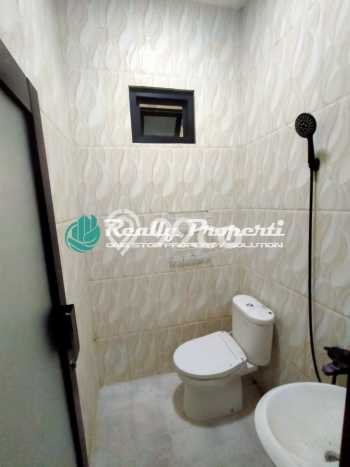 Rumah area Galaxy, 4 KT, Dekat Pusat Kota, Luas 180m² Bangunan 200m² Rumah area Galaxy, 4 KT, Dekat Pusat Kota, Luas 180m² Bangunan 200m²