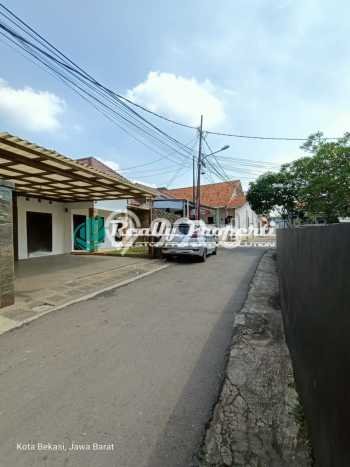 Rumah Strategis 4 KT Luas Tanah 346m² di Jatimakmur, Bekasi Rumah Strategis 4 KT Luas Tanah 346m² di Jatimakmur, Bekasi