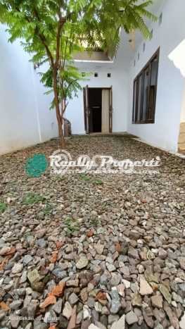 Rumah Strategis 4 KT Luas Tanah 346m² di Jatimakmur, Bekasi Rumah Strategis 4 KT Luas Tanah 346m² di Jatimakmur, Bekasi