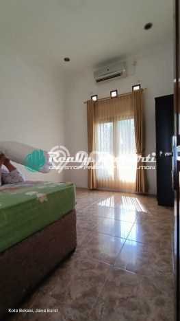 Rumah Strategis 4 KT Luas Tanah 346m² di Jatimakmur, Bekasi Rumah Strategis 4 KT Luas Tanah 346m² di Jatimakmur, Bekasi