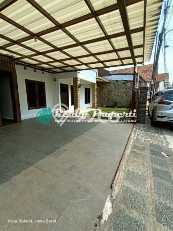 Rumah Strategis 4 KT Luas Tanah 346m² di Jatimakmur, Bekasi Rumah Strategis 4 KT Luas Tanah 346m² di Jatimakmur, Bekasi