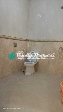 Rumah Strategis 4 KT Luas Tanah 346m² di Jatimakmur, Bekasi Rumah Strategis 4 KT Luas Tanah 346m² di Jatimakmur, Bekasi