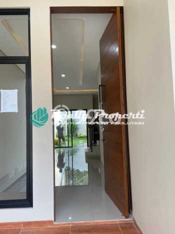 Rumah Modern 3 KT di Jatiwaringin Bekasi Semi Furnished Rumah Modern 3 KT di Jatiwaringin Bekasi Semi Furnished