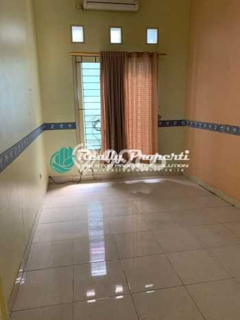 HARGA SPESIAL! Rumah Minimalis di Jatiwaringin, Bekasi, Luas 121m² LB 110m² NEGO! HARGA SPESIAL! Rumah Minimalis di Jatiwaringin, Bekasi, Luas 121m² LB 110m² NEGO!