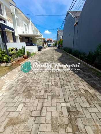 LIMITED OFFER! Rumah Berkualitas di Jatiwaringin, Luas 72m² Bangunan 84m² LIMITED OFFER! Rumah Berkualitas di Jatiwaringin, Luas 72m² Bangunan 84m²