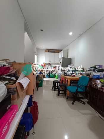 LIMITED OFFER! Rumah Berkualitas di Jatiwaringin, Luas 72m² Bangunan 84m² LIMITED OFFER! Rumah Berkualitas di Jatiwaringin, Luas 72m² Bangunan 84m²