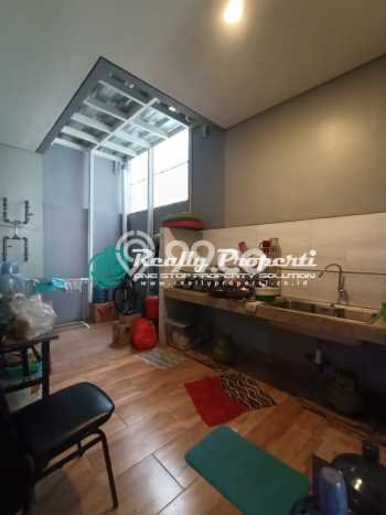 Rumah Mewah LB 150m2 Siap Huni Desain Elegan di Jatiwarna, Bekasi Rumah Mewah LB 150m2 Siap Huni Desain Elegan di Jatiwarna, Bekasi