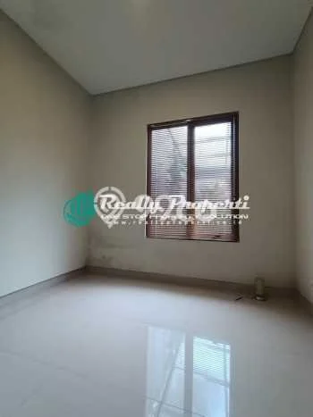 Rumah di Jatiwarna, Dekat Stasiun, 3 KT, Luas 72m² Bangunan 65m² Rumah di Jatiwarna, Dekat Stasiun, 3 KT, Luas 72m² Bangunan 65m²