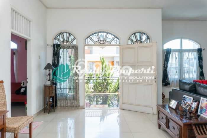 Dijual Rumah Mewah Exclusive di Jatinegara, Jakarta Timur Dijual Rumah Mewah Exclusive di Jatinegara, Jakarta Timur