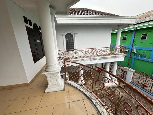 Rumah Premium di Jatibening, 8 KT, Lingkungan Nyaman, LT 504m² Bangunan 400m² Rumah Premium di Jatibening, 8 KT, Lingkungan Nyaman, LT 504m² Bangunan 400m²