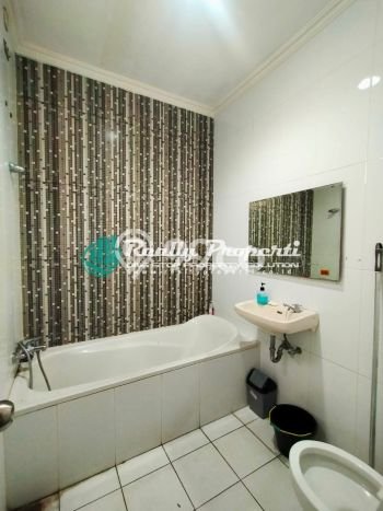 Dijual Hunian Rumah Terawat 4 KT di Pondok Kelapa, Jakarta Timur Dijual Hunian Rumah Terawat 4 KT di Pondok Kelapa, Jakarta Timur