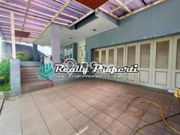 Ready to Use! Luxury House LT 280m2 Desain Modern di Pondok Kelapa Ready to Use! Luxury House LT 280m2 Desain Modern di Pondok Kelapa