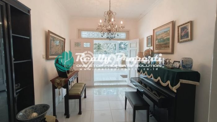 Dijual Rumah Luas Megah Dengan View Eksklusif di Jatiwaringin, Bekasi Dijual Rumah Luas Megah Dengan View Eksklusif di Jatiwaringin, Bekasi