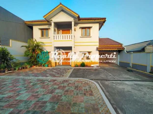 Rumah Nyaman area , 4 KT, Area Strategis, Luas 468m2m² LB 400m2m² Rumah Nyaman area , 4 KT, Area Strategis, Luas 468m2m² LB 400m2m²