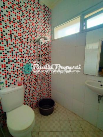 Dijual Hunian Rumah Terawat 4 KT di Pondok Kelapa, Jakarta Timur Dijual Hunian Rumah Terawat 4 KT di Pondok Kelapa, Jakarta Timur