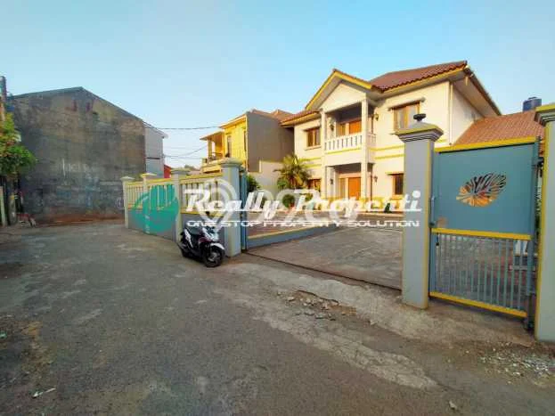 Rumah Nyaman area , 4 KT, Area Strategis, Luas 468m2m² LB 400m2m² Rumah Nyaman area , 4 KT, Area Strategis, Luas 468m2m² LB 400m2m²