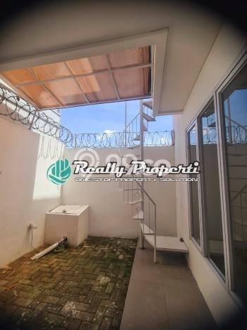 Lokasi terbaik! Rumah siap huni disewakan di Cipayung LB 102m2 Lokasi terbaik! Rumah siap huni disewakan di Cipayung LB 102m2