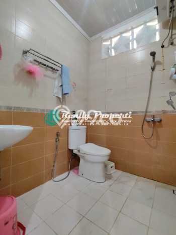For Sale! Luxury House LT 184m2 Desain Modern di Pondok Kelapa For Sale! Luxury House LT 184m2 Desain Modern di Pondok Kelapa