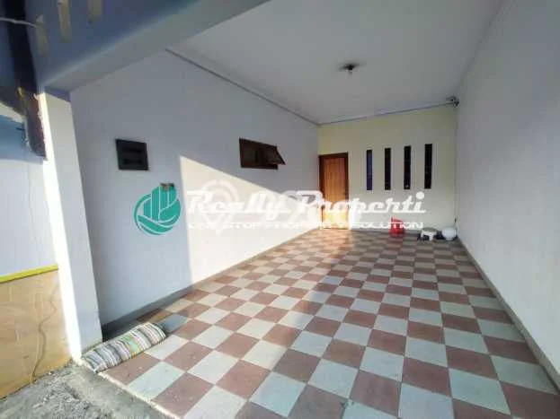 Rumah Nyaman area , 4 KT, Area Strategis, Luas 468m2m² LB 400m2m² Rumah Nyaman area , 4 KT, Area Strategis, Luas 468m2m² LB 400m2m²