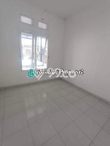 Jarang Ada! Rumah Sewa 4 Kamar Bagus Siap Huni Jati Cempaka Jarang Ada! Rumah Sewa 4 Kamar Bagus Siap Huni Jati Cempaka