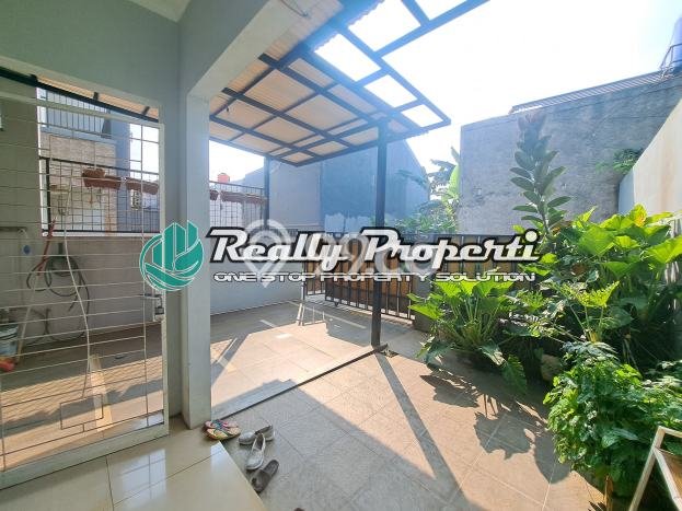 Dijual Hunian Rumah Terawat 4 Kamar di Jatimurni, Bekasi Dijual Hunian Rumah Terawat 4 Kamar di Jatimurni, Bekasi