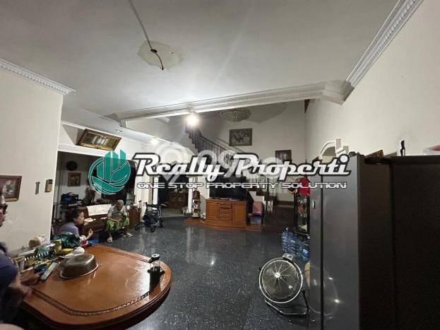 Rumah Elit Modern Tanpa Renovasi di Senopati Jakarta Selatan Rumah Elit Modern Tanpa Renovasi di Senopati Jakarta Selatan