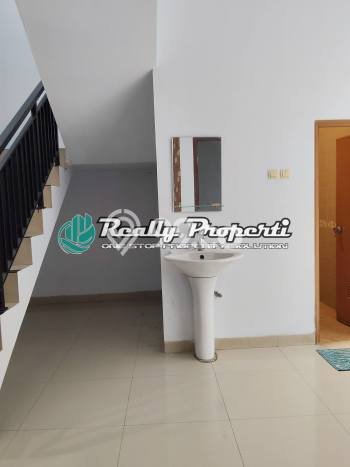 Disewakan! Rumah 3 Kamar Tidur &
2 Kamar Mandi di Jatibening, Bekasi Disewakan! Rumah 3 Kamar Tidur &
2 Kamar Mandi di Jatibening, Bekasi