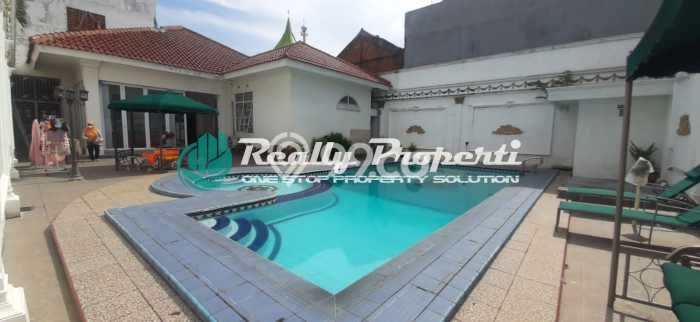 Rumah Elit Modern Tanpa Renovasi di Jatiwaringin Bekasi Rumah Elit Modern Tanpa Renovasi di Jatiwaringin Bekasi