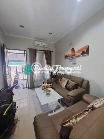 Rumah Luas Asri 4 KT Siap Pakai di Jati Mekar Bekasi Rumah Luas Asri 4 KT Siap Pakai di Jati Mekar Bekasi