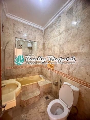 Hunian Elit LB 600m2 Siap Pakai Desain Elegan di Jatimakmur, Bekasi Hunian Elit LB 600m2 Siap Pakai Desain Elegan di Jatimakmur, Bekasi