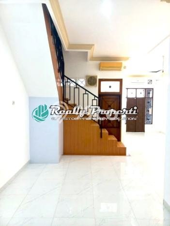 Dijual Rumah Premium dengan Fasilitas Sekitar Komplit di Duren Sawit, Jakarta Timur Dijual Rumah Premium dengan Fasilitas Sekitar Komplit di Duren Sawit, Jakarta Timur