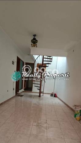 Hunian Elit LB 380m2 Siap Pakai Desain Elegan di Pondok Kelapa, Jakarta Timur Hunian Elit LB 380m2 Siap Pakai Desain Elegan di Pondok Kelapa, Jakarta Timur