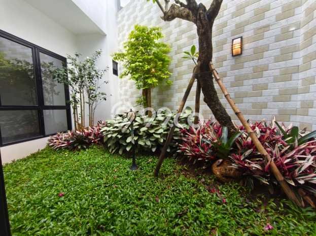 For Sale! Luxury House LT 215m2 Desain Elegan di Sektor 9-Bintaro For Sale! Luxury House LT 215m2 Desain Elegan di Sektor 9-Bintaro