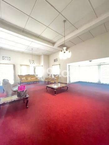Rumah Idaman Keluarga! Rumah 2 Lantai area Riau, Bandung, Luas 1100m2m² LB 400m2m² Rumah Idaman Keluarga! Rumah 2 Lantai area Riau, Bandung, Luas 1100m2m² LB 400m2m²