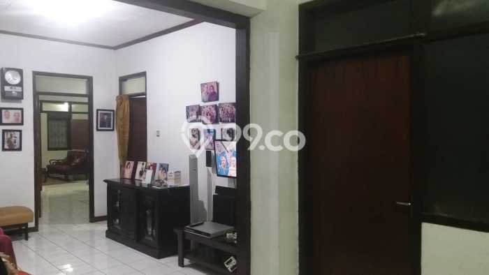 Rumah di , Luas 283m2m², Bangunan 220m2m² Rumah di , Luas 283m2m², Bangunan 220m2m²