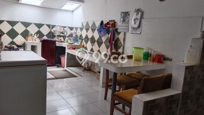 Rumah Terawat kawasan Cimahi Tengah, Cimahi, Luas 800m2m² LB 400m2m² HARGA MENARIK! Rumah Terawat kawasan Cimahi Tengah, Cimahi, Luas 800m2m² LB 400m2m² HARGA MENARIK!