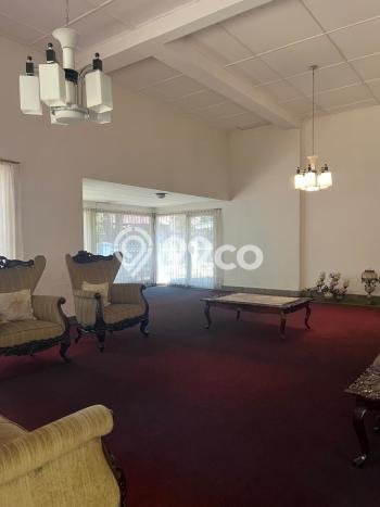 Rumah Idaman Keluarga! Rumah 2 Lantai area Riau, Bandung, Luas 1100m2m² LB 400m2m² Rumah Idaman Keluarga! Rumah 2 Lantai area Riau, Bandung, Luas 1100m2m² LB 400m2m²