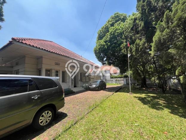 Rumah Idaman Keluarga! Rumah 2 Lantai area Riau, Bandung, Luas 1100m2m² LB 400m2m² Rumah Idaman Keluarga! Rumah 2 Lantai area Riau, Bandung, Luas 1100m2m² LB 400m2m²