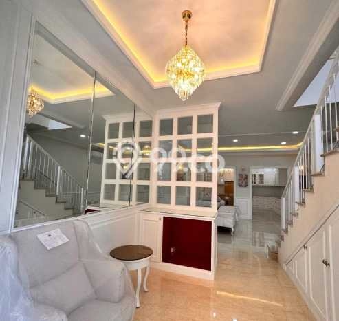 Rumah di , Akses ke Fasilitas, 3 KT, LT 160m2m² Bangunan 260m2m² Rumah di , Akses ke Fasilitas, 3 KT, LT 160m2m² Bangunan 260m2m²