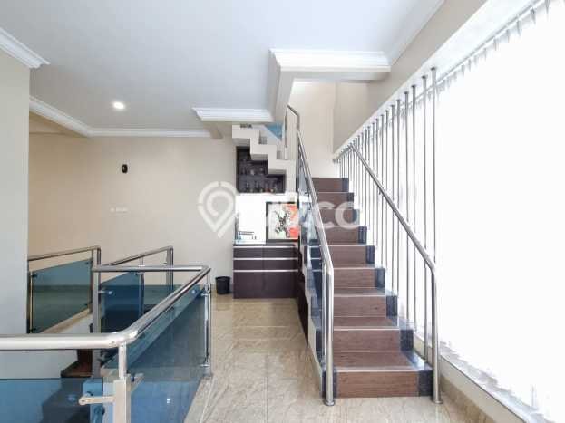 Rumah Asri 5 KT di Bintaro, Tangerang Selatan - Luas Tanah 154m² Rumah Asri 5 KT di Bintaro, Tangerang Selatan - Luas Tanah 154m²