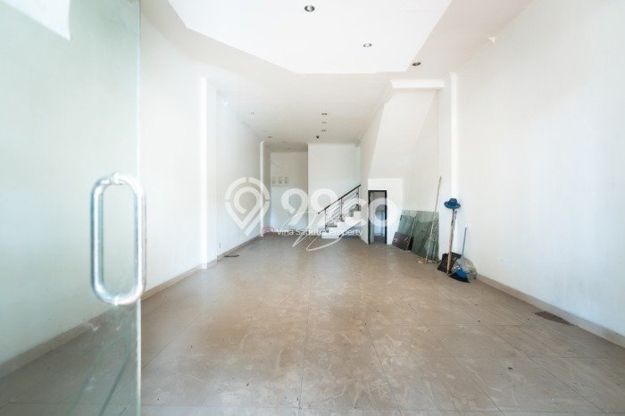 INVESTASI CERDAS! Ruko di BSD, Luas 200m², Area Bisnis INVESTASI CERDAS! Ruko di BSD, Luas 200m², Area Bisnis