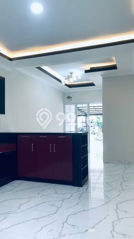 Jual Rumah Eksklusif 2 KT di BSD Sevilla, Tangerang Jual Rumah Eksklusif 2 KT di BSD Sevilla, Tangerang
