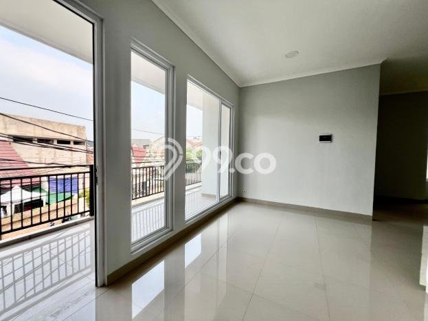 For Sale Hunian Rumah Nyaman 4 KT di BSD Nusaloka, Tangerang For Sale Hunian Rumah Nyaman 4 KT di BSD Nusaloka, Tangerang