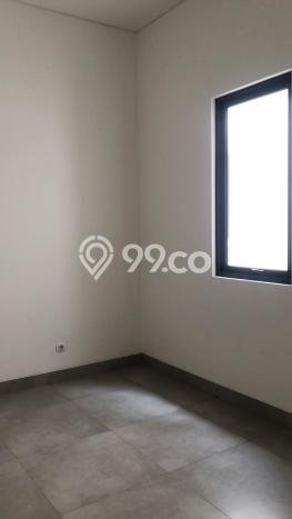 Rumah Luas Asri 4 KT Siap Pakai di BSD City Tangerang Rumah Luas Asri 4 KT Siap Pakai di BSD City Tangerang
