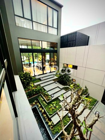 Rumah Mewah LB 1024m2 Siap Pakai Desain Elegan di BSD Foresta, Tangerang Rumah Mewah LB 1024m2 Siap Pakai Desain Elegan di BSD Foresta, Tangerang